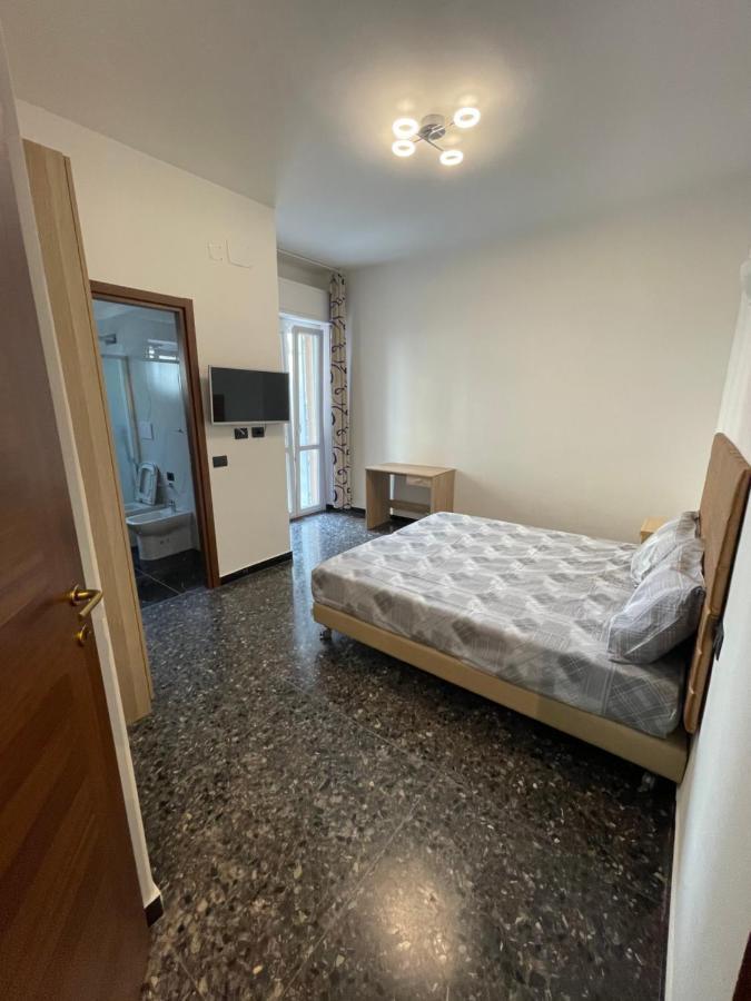 Due Passi Dal Mare Savona Exterior foto